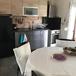 Michail شقة نيكيتي